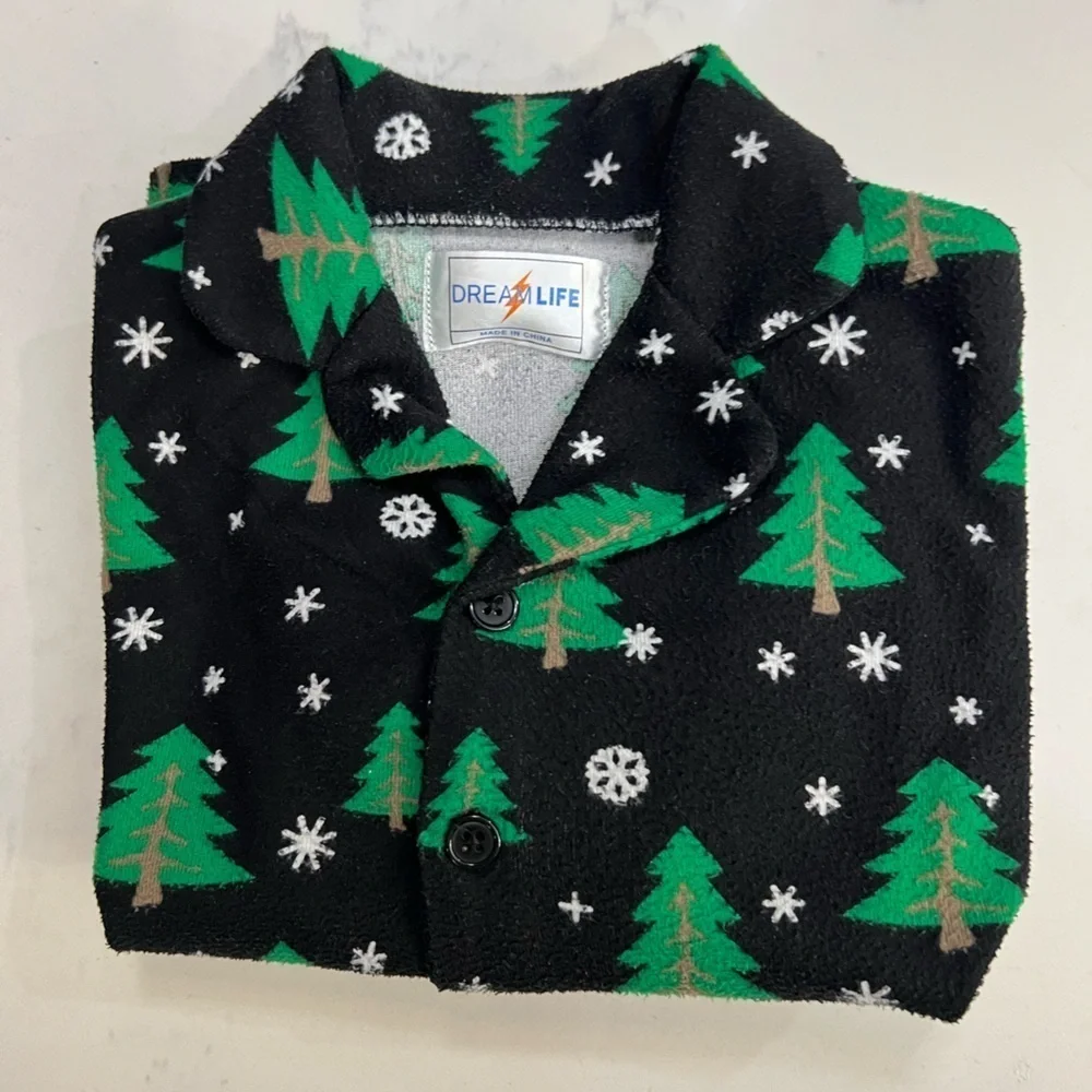 Christmas pajamas 🎄🎅 Boy size : 4T🤍 Excellent conditions